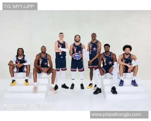 足球明星与NBA球员同框合影展现体育魅力与友谊的精彩瞬间